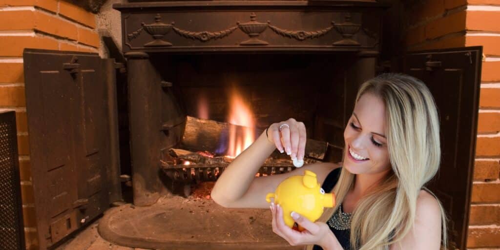 Heeft u een kachel of open haard met deze simpele truc kunt u uw energierekening met 25 procent verlagen