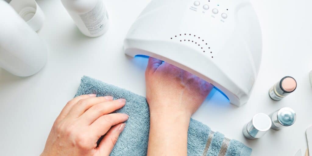 Zo herken je een allergische reactie op gelnagellak